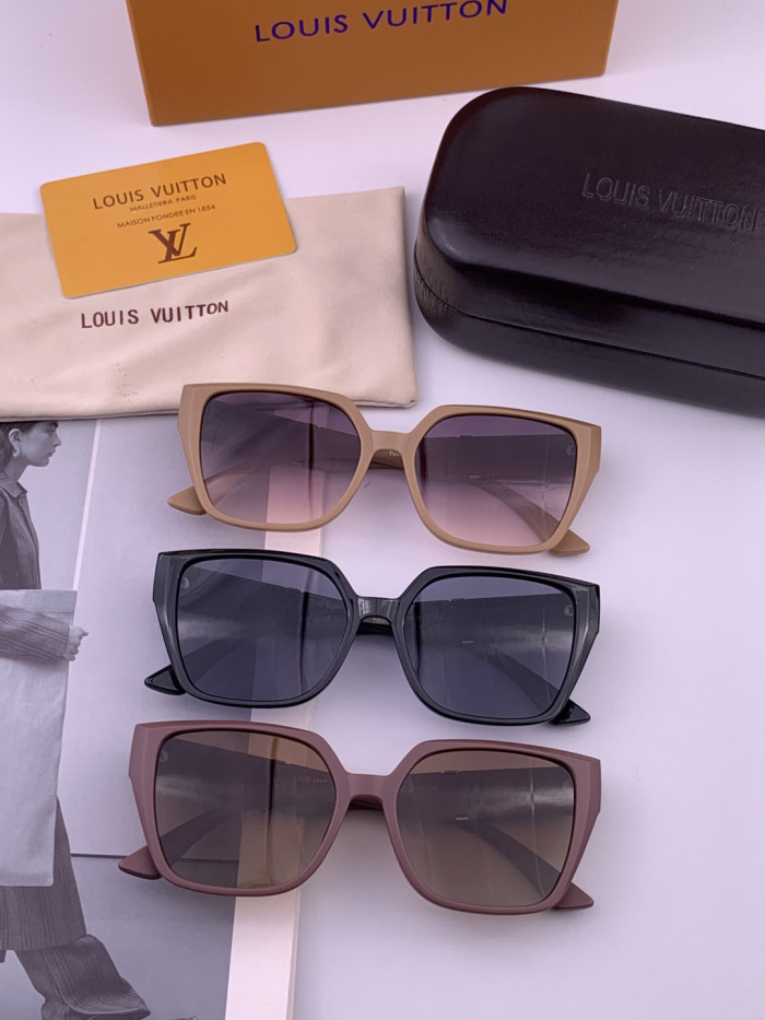 LOUIS VUITTON  SUNGLASSES-57