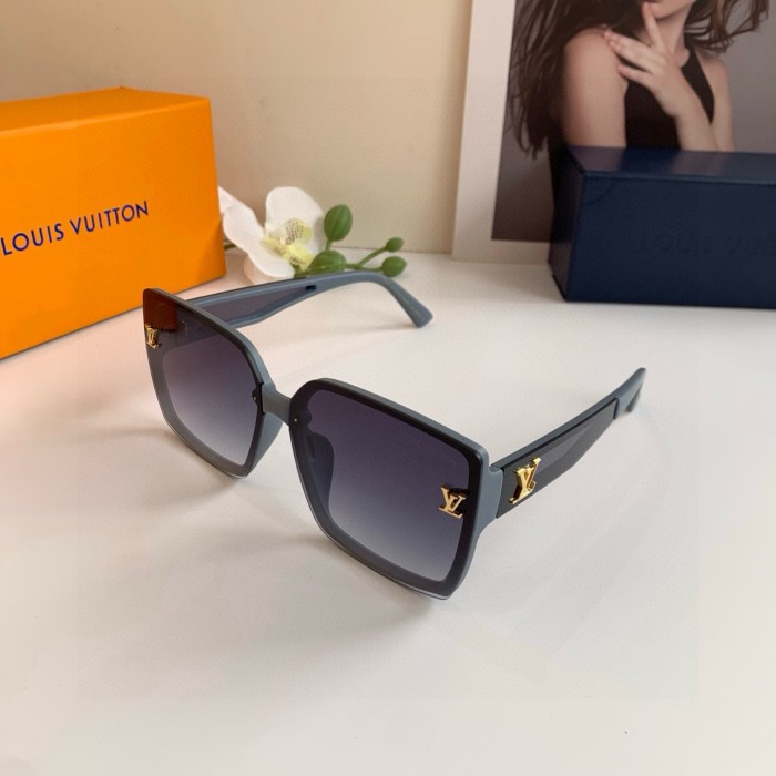 LOUIS VUITTON  SUNGLASSES-59