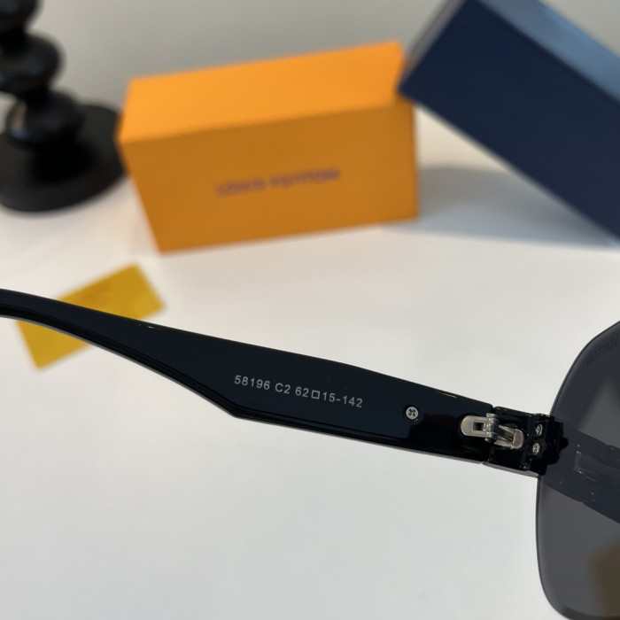 LOUIS VUITTON   SUNGLASSES-09