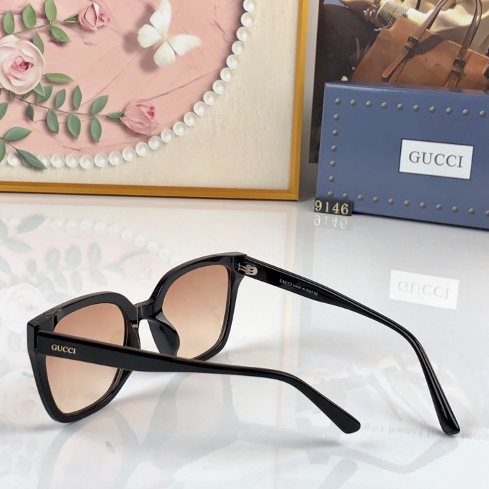 GUCCI  SUNGLASSES-521