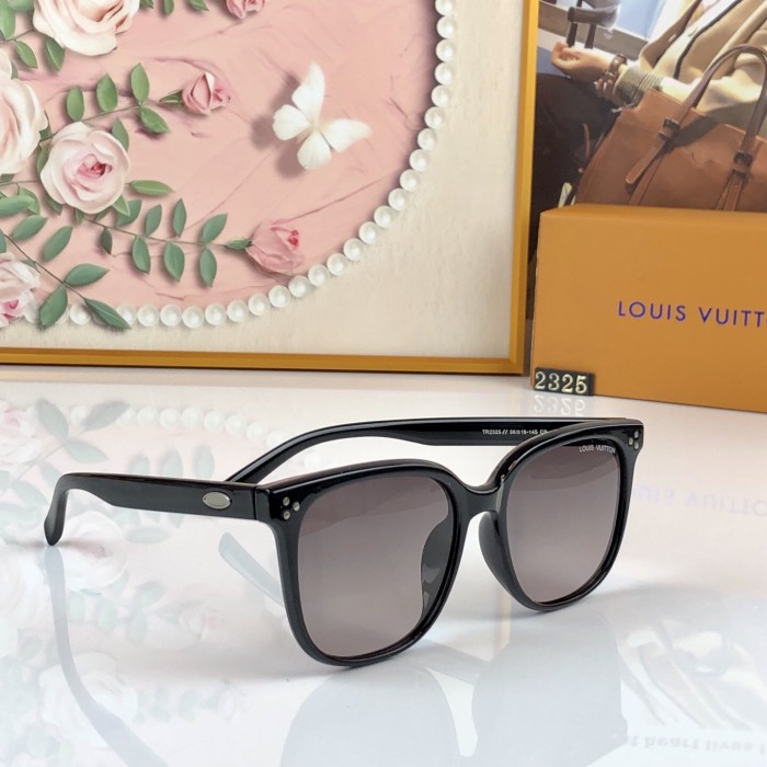 LOUIS VUITTON   SUNGLASSES-001