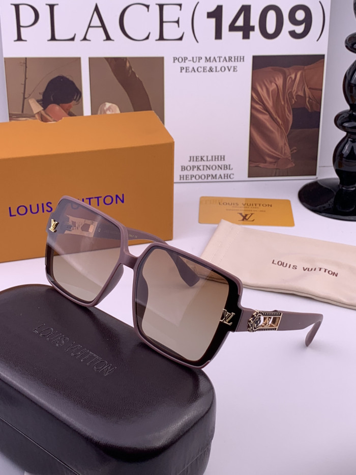 LOUIS VUITTON  SUNGLASSES-57