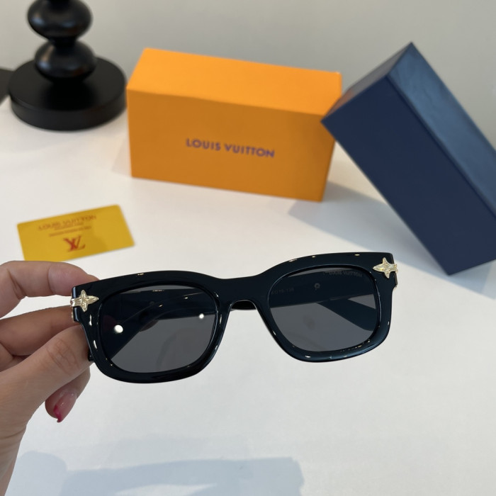 LOUIS VUITTON   SUNGLASSES-09