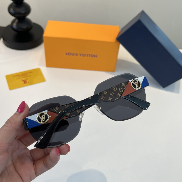 LOUIS VUITTON   SUNGLASSES-09