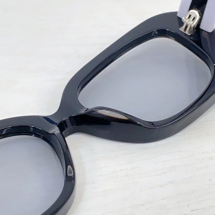 GUCCI SUNGLASSES-051
