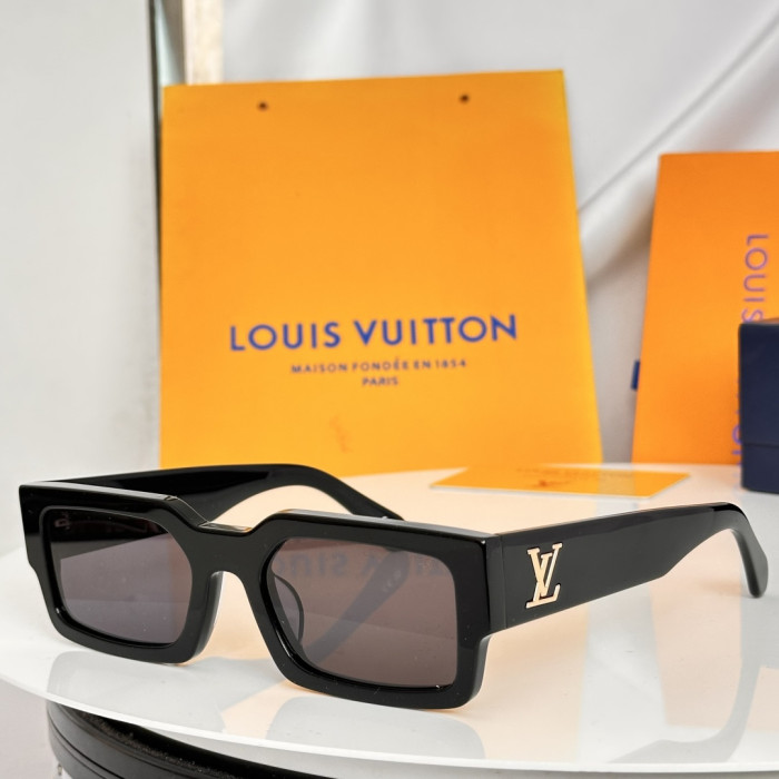 LOUIS VUITTON SUNGLASSES-051