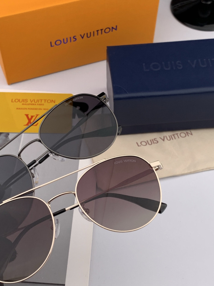 LOUIS VUITTON  SUNGLASSES-59