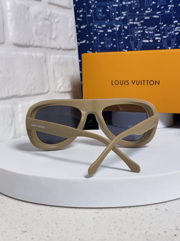 LOUIS VUITTON  SUNGLASSES-09
