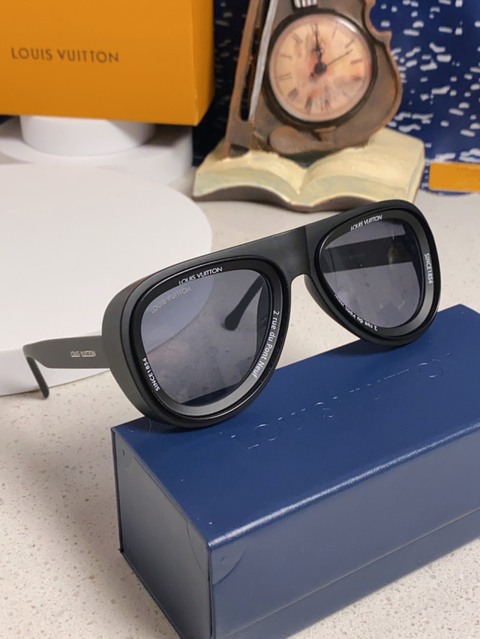 LOUIS VUITTON  SUNGLASSES-09