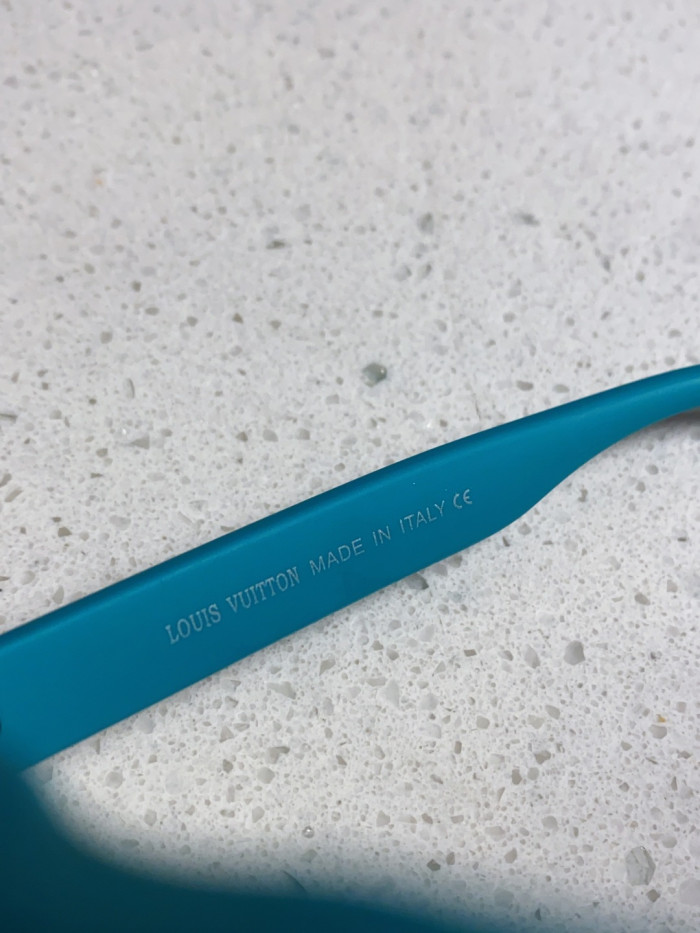 LOUIS VUITTON  SUNGLASSES-09
