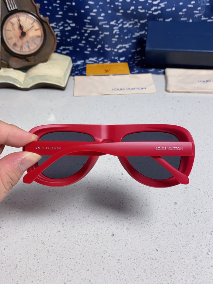 LOUIS VUITTON  SUNGLASSES-09