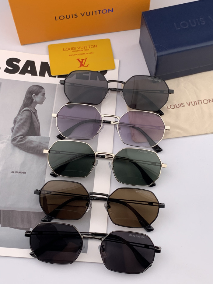 LOUIS VUITTON  SUNGLASSES-59
