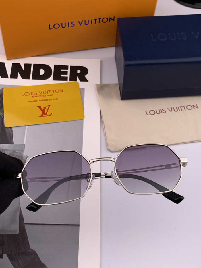 LOUIS VUITTON  SUNGLASSES-59