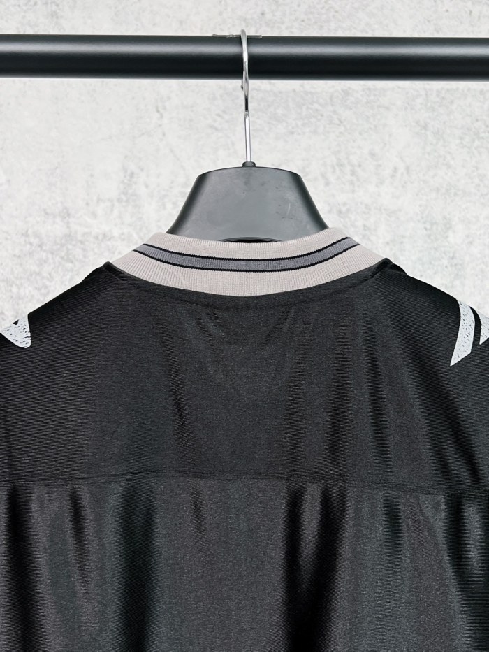 LONG TEES