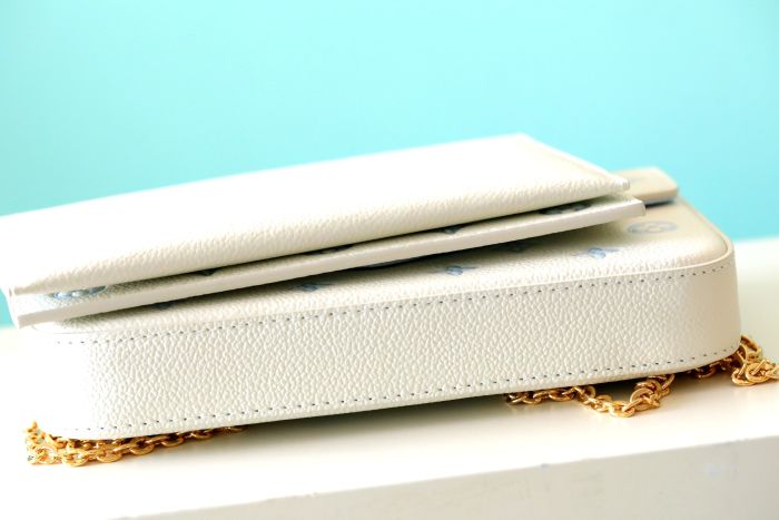 Pochette Felicie “21*11*2CM” 074