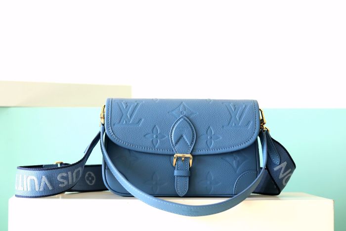 Diane Crossbady Bag “24*15*9CM” 007