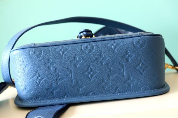 Diane Crossbady Bag “24*15*9CM” 007