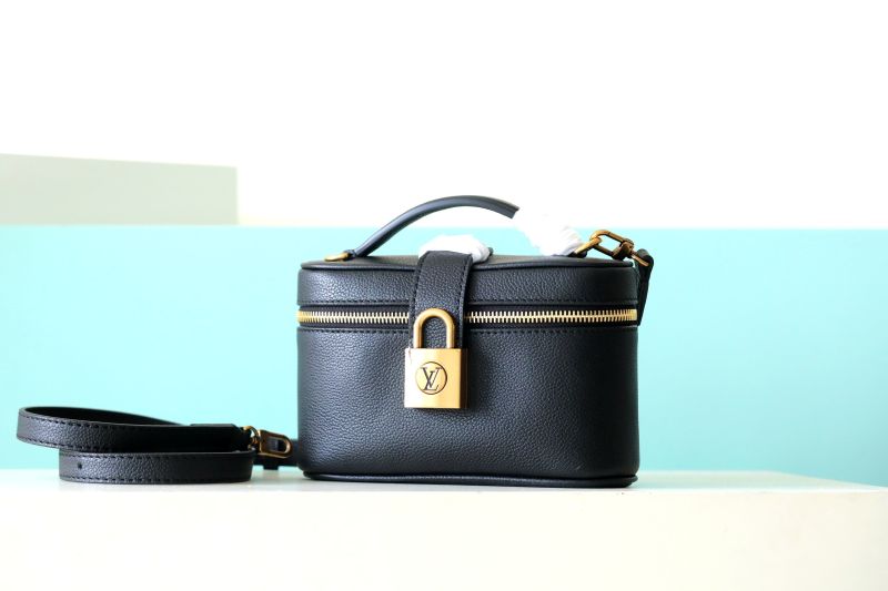 Vanity Chain Pouch “19*11.5*6.5CM” 067
