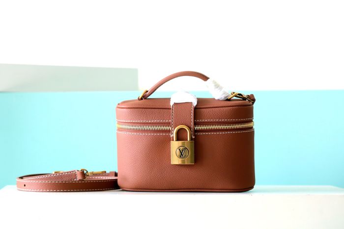 Vanity Chain Pouch “19*11.5*6.5CM” 067