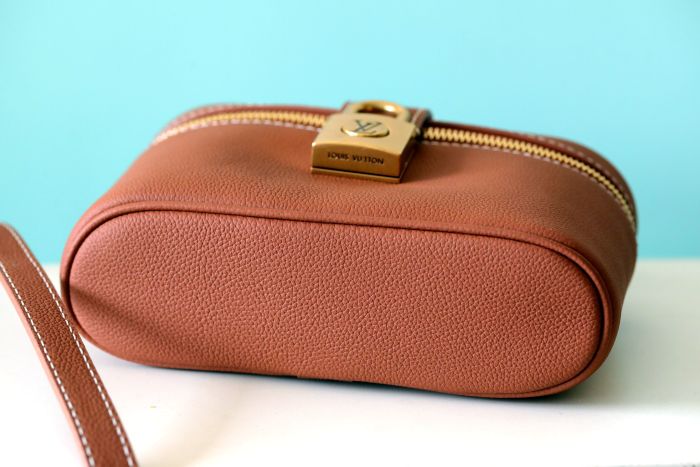 Vanity Chain Pouch “19*11.5*6.5CM” 067