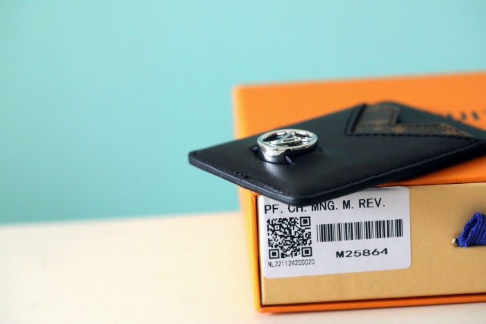 Magnetic Card Holder “9.5*6.5*0.5CM” 022