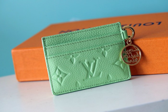 Charms ”10.2*7.3*0.3CM“ 042