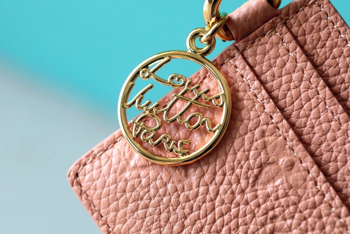 Charms ”10.2*7.3*0.3CM“ 042