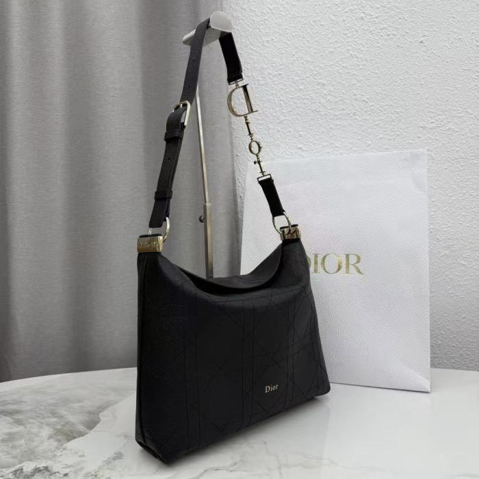 MM Diorly “31.5*25*8CM” 017