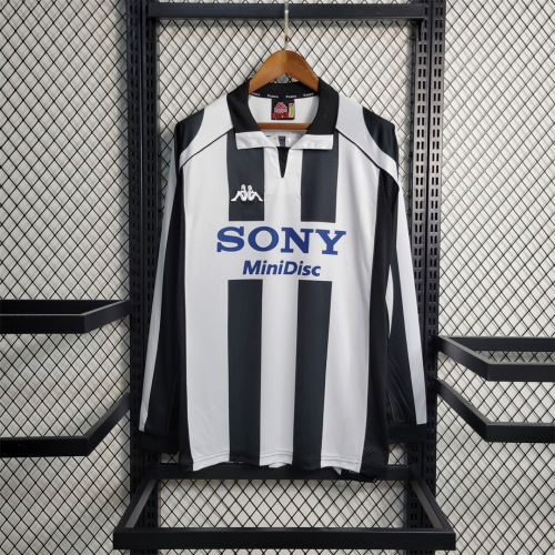 Juventus 97/98 home Retro Long Sleeve jersey kit