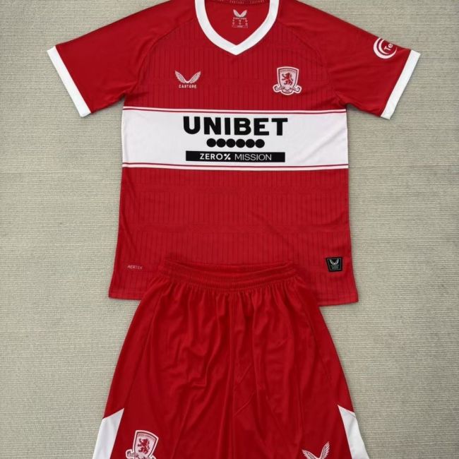 Middlesbrough 25/26 home kids jersey kit