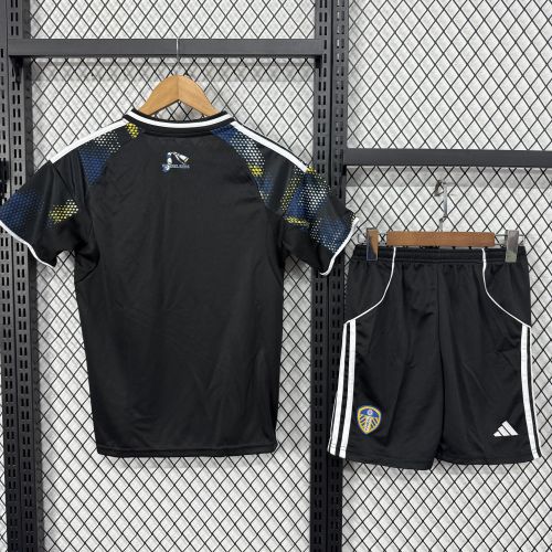 Leeds United 25/26 third Kids jersey kit
