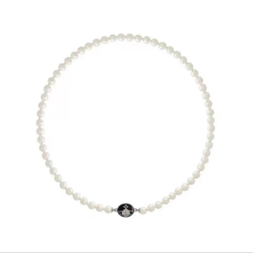 Vivienne's enamel pearl necklace Lisa's same magnetic clasp clavicle chain