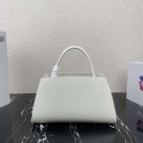 《大人気》早い者勝ち♡ プラダ カーフ ハンドバッグ 偽物 puc41677