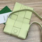 ボッテガ ヴェネタ キャンディー コピーカセット クロスボディミニバッグ boq55662
