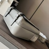 高級ブランドロエベ ミリタリー メッセンジャーバッグ XS 偽物 lox90710