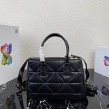 人気 新色☆希少 プラダ ショルダーバッグ 偽物 puo30879