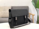 【日本未発売】ボッテガヴェネタ イントレチャートレザー 偽物 メッセンジャーバッグ bou22560