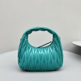 可愛いミュウミュウ 偽物ワンダー マテラッセ再生ナイロン ショルダーバッグ mya18869