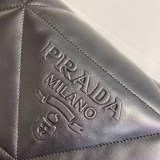 希少色【プラダ】パデッドナッパ レザー ショルダーバッグ コピー pug85064