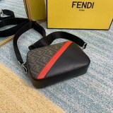 目を惹くカラー フェンディ カメラショルダーバッグ 偽物 fed80027