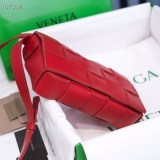目を惹くカラーボッテガヴェネタ コピー カセット クロスボディバッグ boy93333