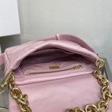 世界中で大人気♪【プラダ】パデッドナッパ レザー ショルダーバッグ 偽物 1BD306