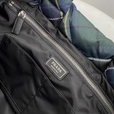稀少【プラダ】パデッド Re Nylon 偽物トートバッグ リナイロン puy63958