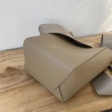 大人気！セリーヌ 偽物 サングル バケット スモール トープ 189303AH418TP