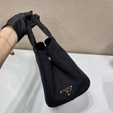 大人気！プラダ ハンド トートバッグ 偽物 CANAPA エンボスロゴ puw40759