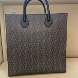 すぐ届く フェンディ バーティカル トートバッグ 偽物 feg78433