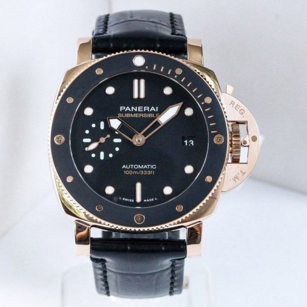 パネライ  サブマーシブル・オロカーボコピー 44MM PAM00974