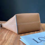 大人気!!新色【ロエベ】22AW キュービィバッグ ラージ グレインカーフ 偽物 lom54482