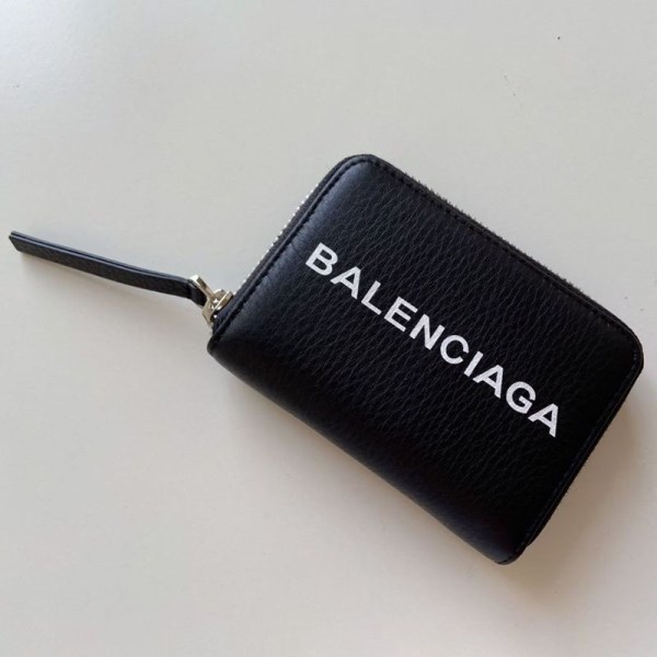 国内発送◆バレンシアガ 財布 偽物 メンズ ギフトに♪シンプルコインケース baj54371