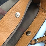 ★日本!!人気！【バーバリー ショルダーバッグ 偽物】キャンバスチェックとレザーのバケツ Ban28237